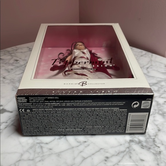 2005 Barbie Collector Peppermint Obsession Doll - Picture 2 of 6